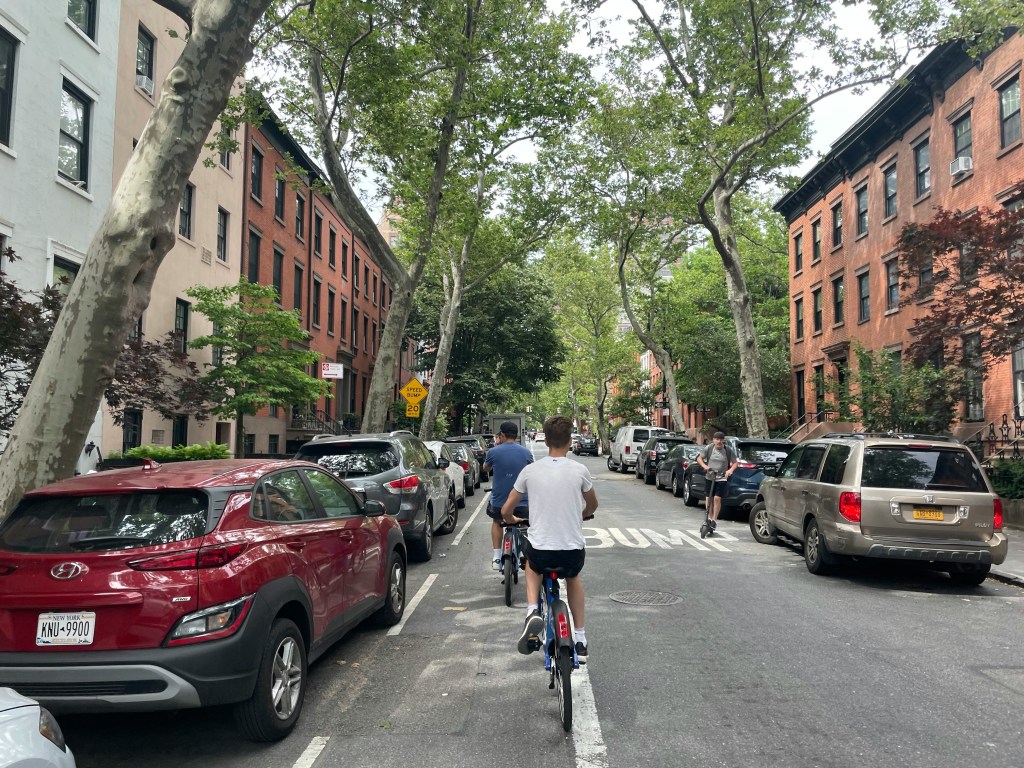 Cyclists in Brooklyn, New York - Credit: Bernd Dittrich